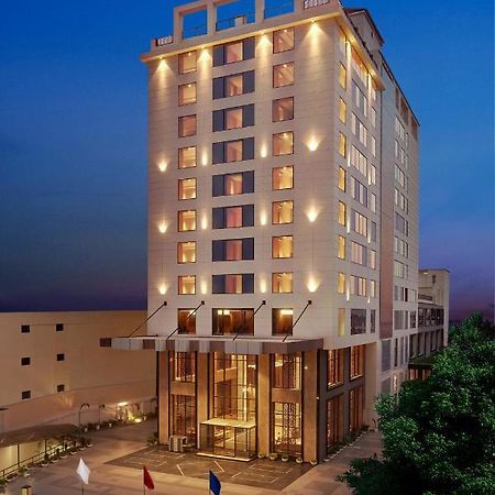 Doubletree By Hilton バラナシ エクステリア 写真