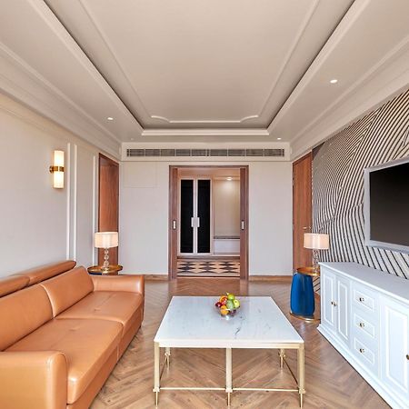 Doubletree By Hilton バラナシ エクステリア 写真