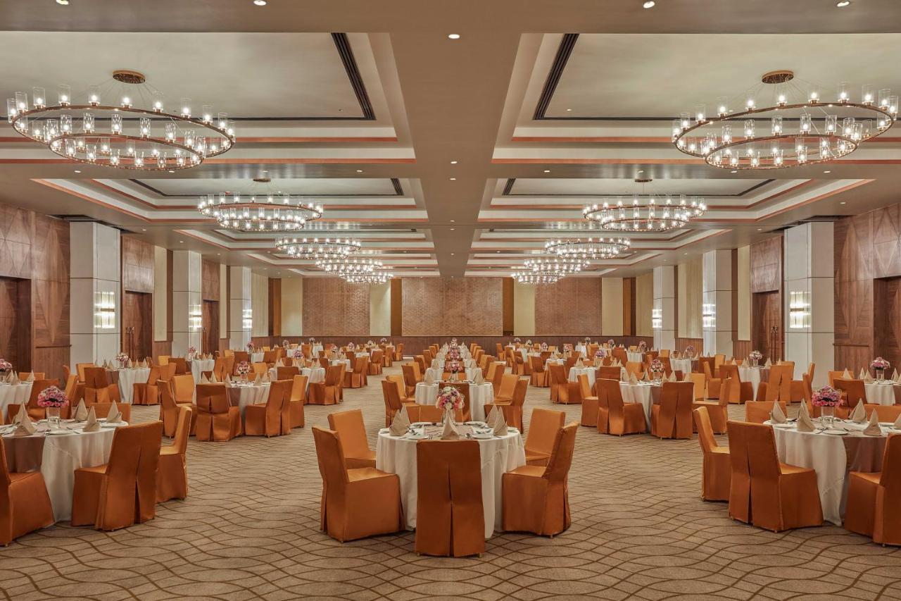 Doubletree By Hilton バラナシ エクステリア 写真