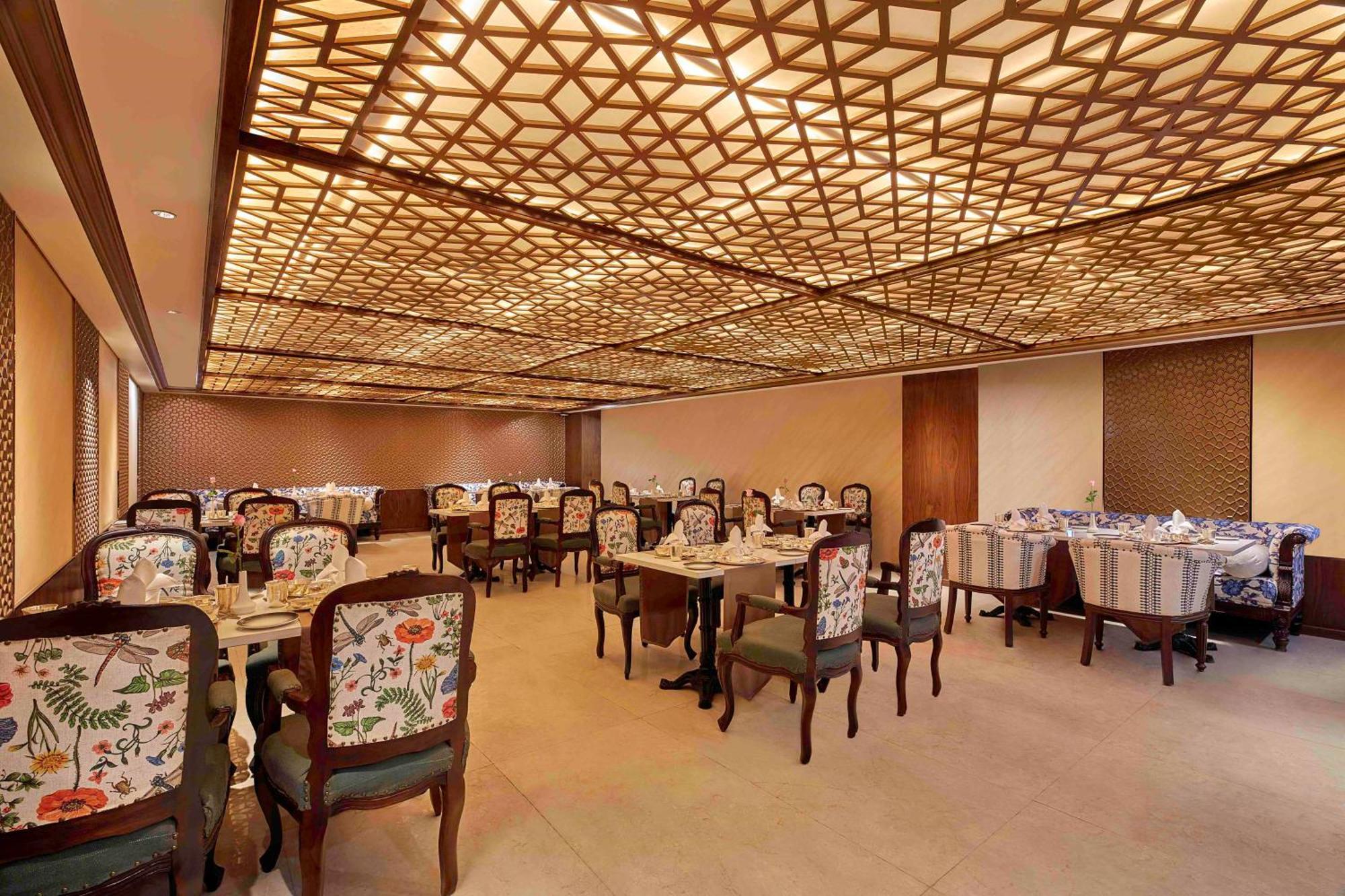 Doubletree By Hilton バラナシ エクステリア 写真